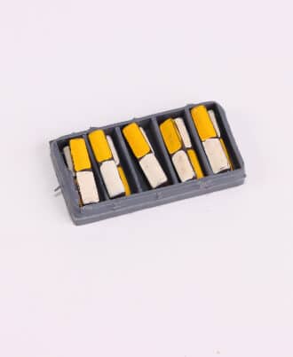 מגנט מלבןארוך צהוב לבן (10 יח')